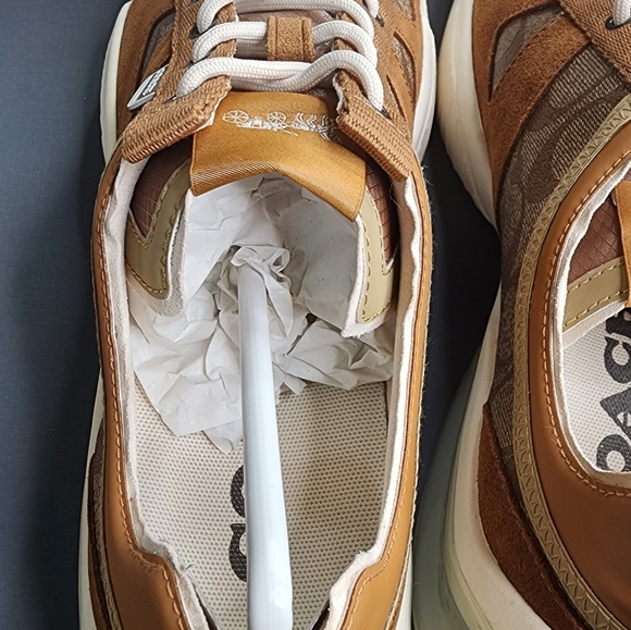 Authentic COACH signature Runner classic Khaki Light Sandle ✨️ - Picture 7 of 17